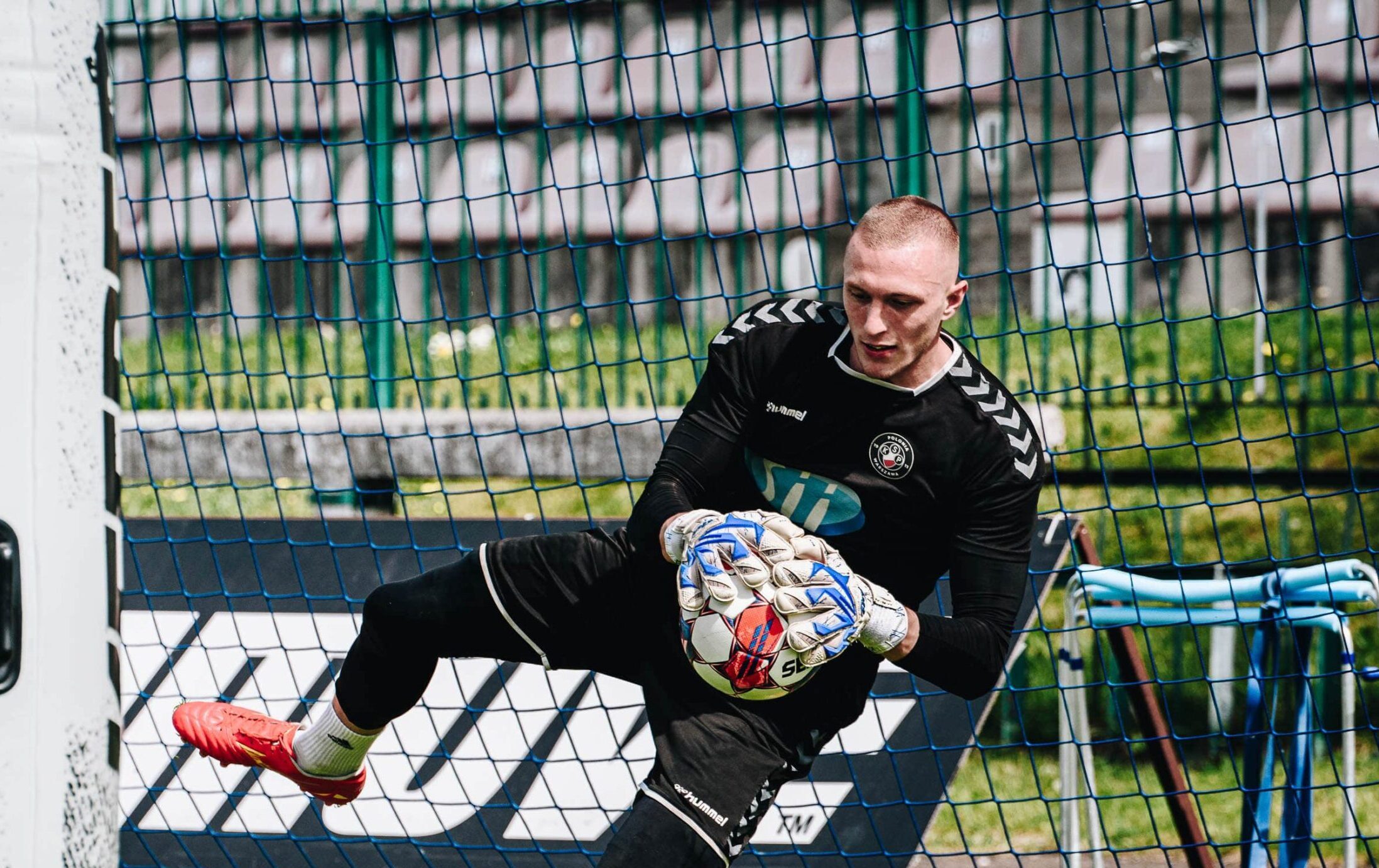 Adrian Sandach z nowym kontraktem i rocznym wypożyczeniem